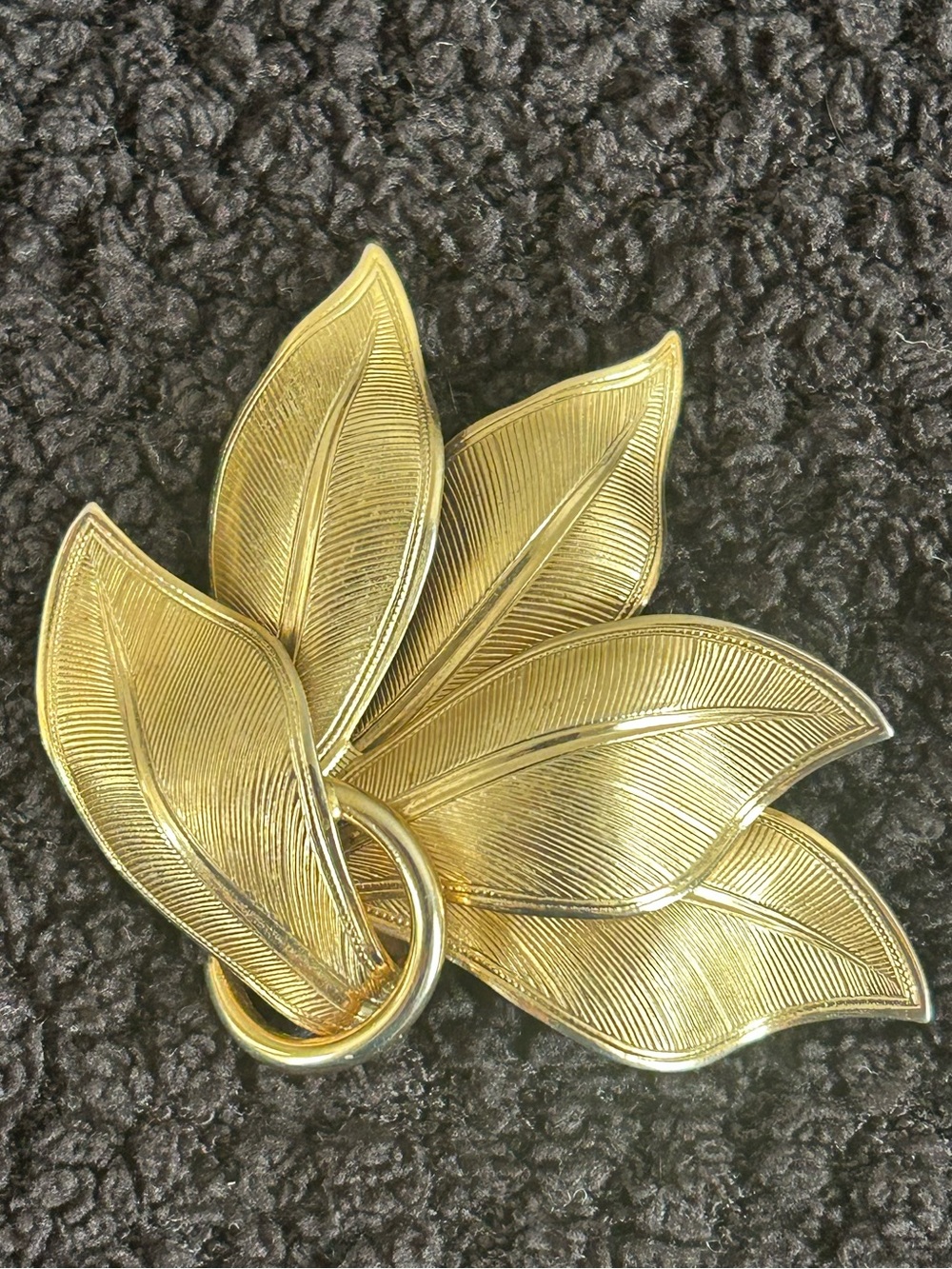 Vintage Coro Gold-Tone Textured Leaf Cluster Brooch Pin - 1940s/1950s